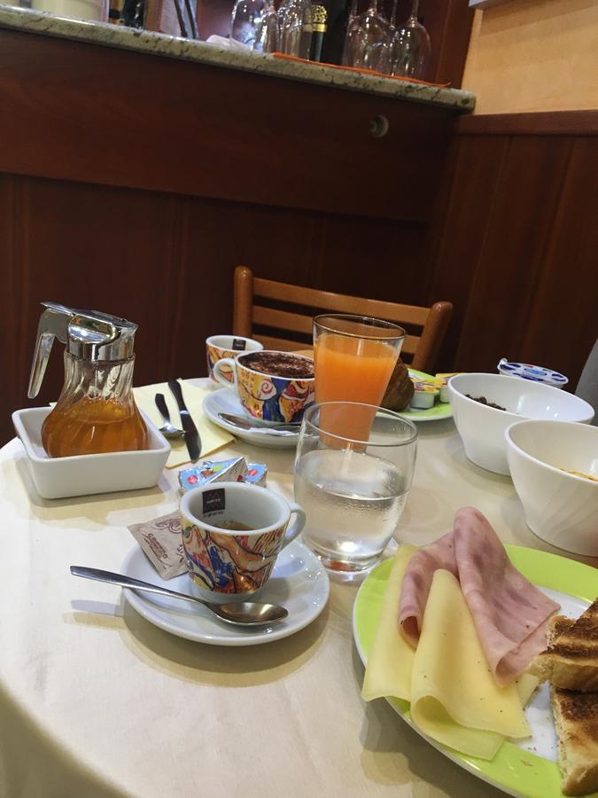 ホテル ドーレ ミラノ エクステリア 写真
